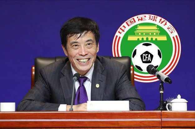边摸边插