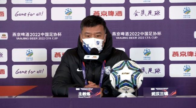 进球的情侣