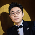 孤独的她